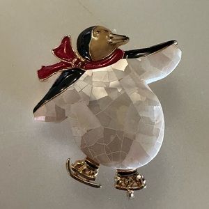Vintage Liz Claiborne Winter Penguin Enamel And MOP Chips Brooch Pin